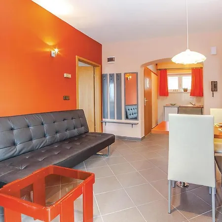 In With 2 Bedrooms And Wifi