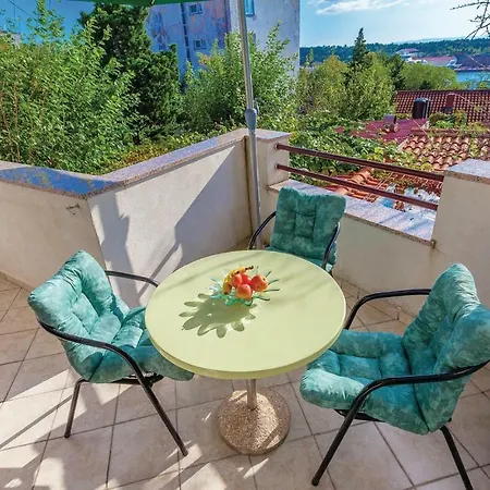 In With 2 Bedrooms And Wifi Kraljevica