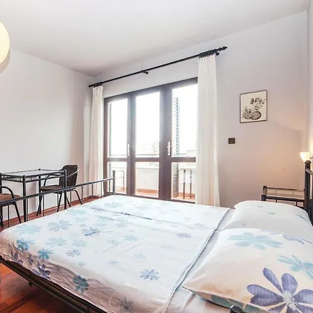 In With 2 Bedrooms And Wifi شقة كلارجيفيكا