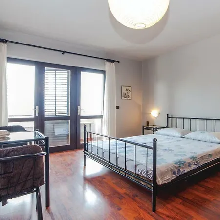 Apartamento In With 2 Bedrooms And Wifi *