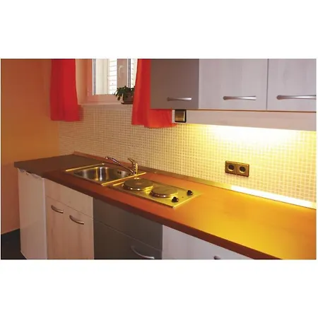 In With 2 Bedrooms And Wifi Kraljevica